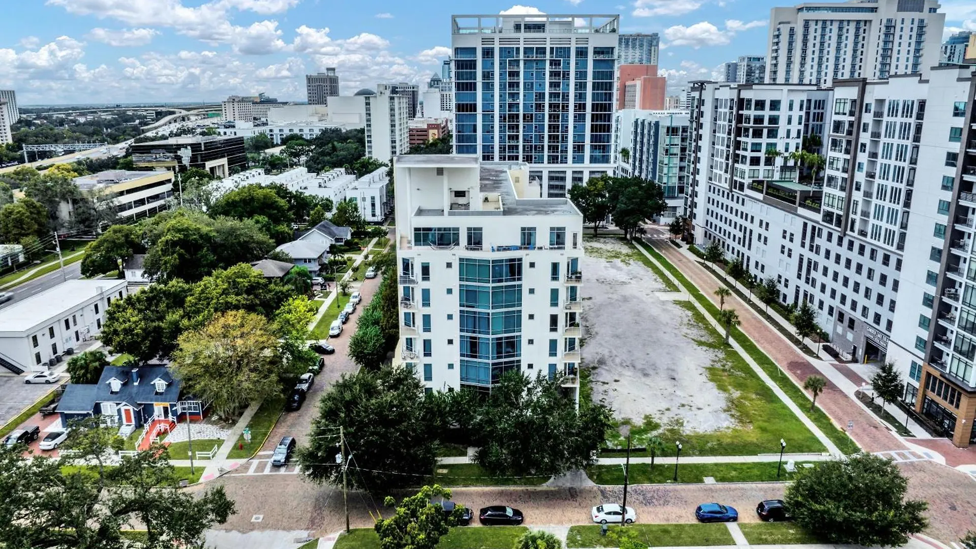 Apartment 4Bedroom/ 2Bath 2100Sq Ft Thorton Park Master Suite Orlando